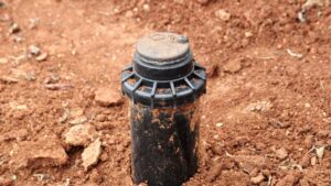 Pompe de jardin submergé sous la terre